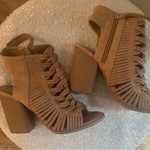 DV Tan Strappy Block Heel Sandals